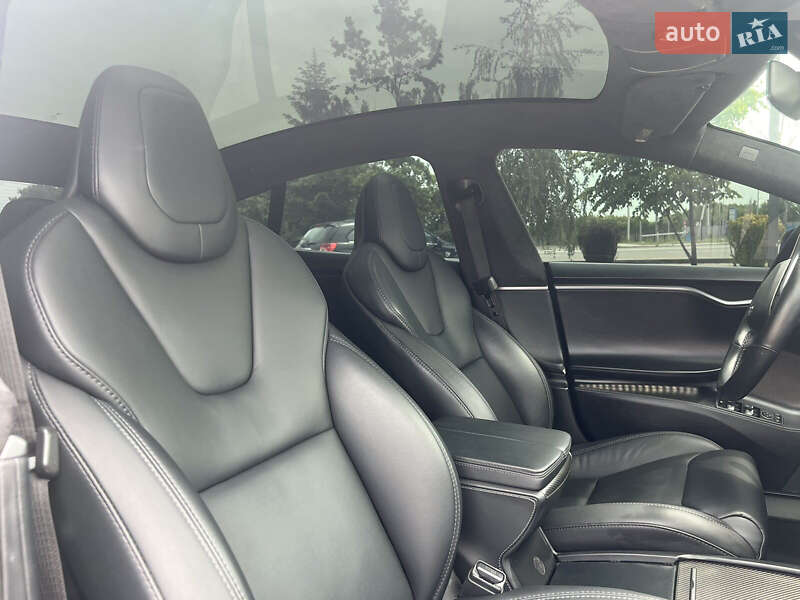 Лифтбек Tesla Model S 2019 в Ивано-Франковске