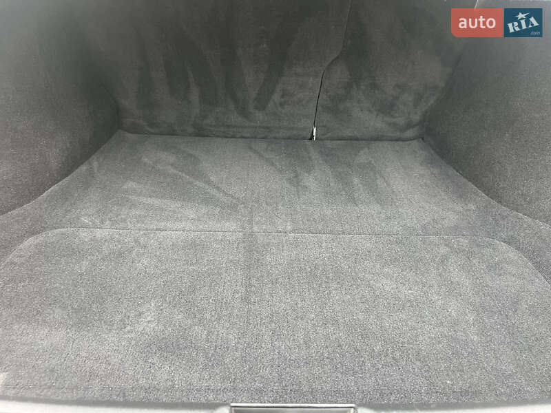Лифтбек Tesla Model S 2019 в Ивано-Франковске