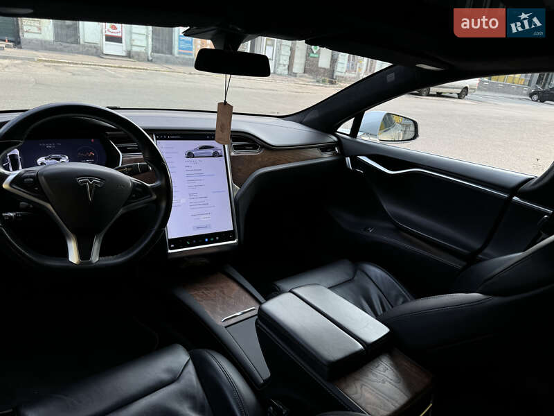 Лифтбек Tesla Model S 2017 в Киеве фото 8 Лифтбек Tesla Model S 2017 в Киеве
