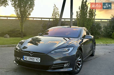 Ліфтбек Tesla Model S 2018 в Дніпрі