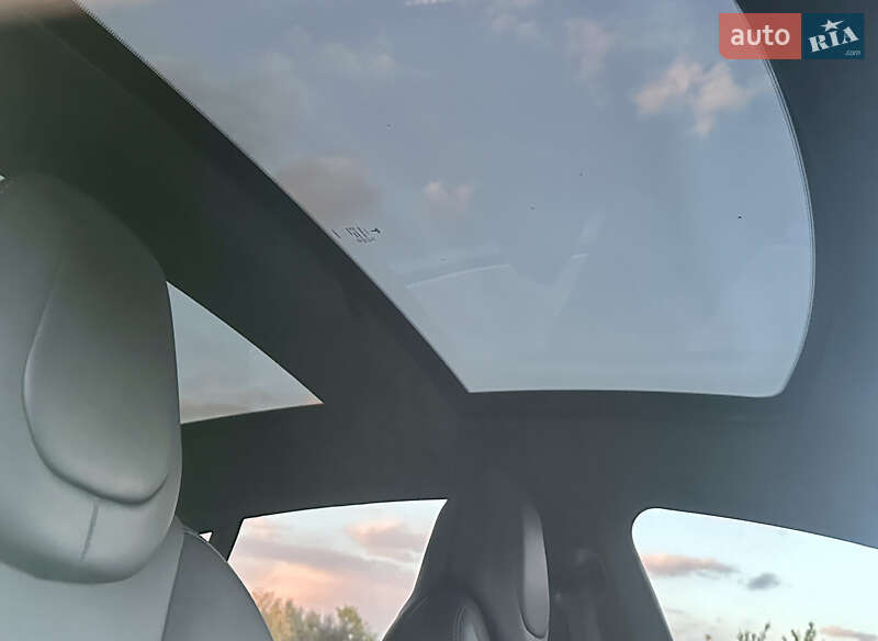 Лифтбек Tesla Model S 2018 в Днепре фото 32 Лифтбек Tesla Model S 2018 в Днепре