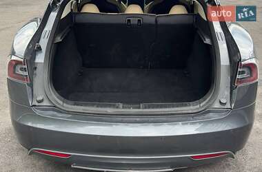 Лифтбек Tesla Model S 2013 в 