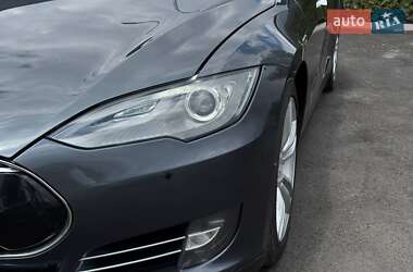 Лифтбек Tesla Model S 2013 в 