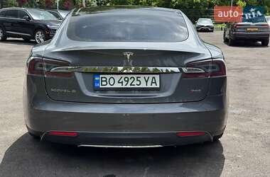 Лифтбек Tesla Model S 2013 в 