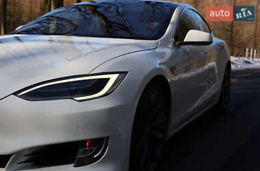 Ліфтбек Tesla Model S 2016 в 