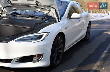 Ліфтбек Tesla Model S 2016 в 
