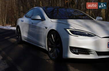 Ліфтбек Tesla Model S 2016 в 