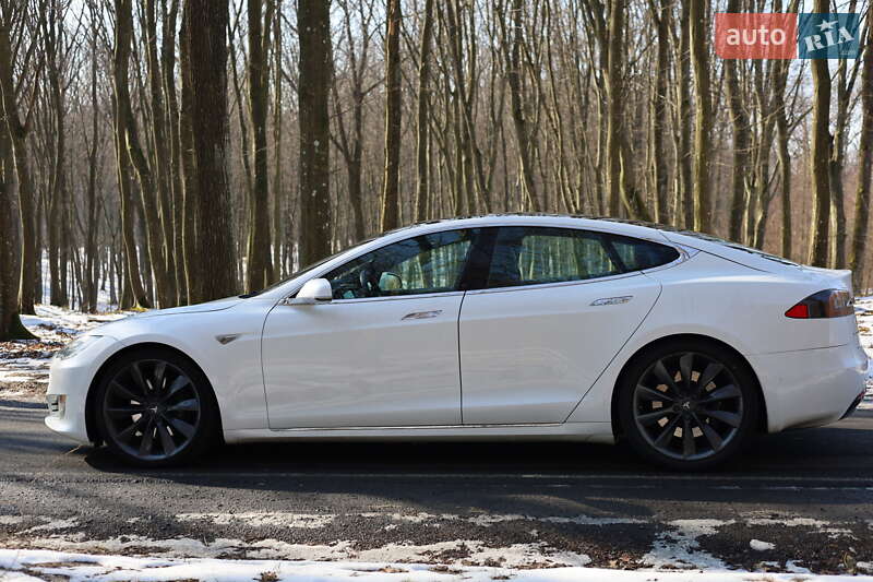 Ліфтбек Tesla Model S 2016 в Луцьку