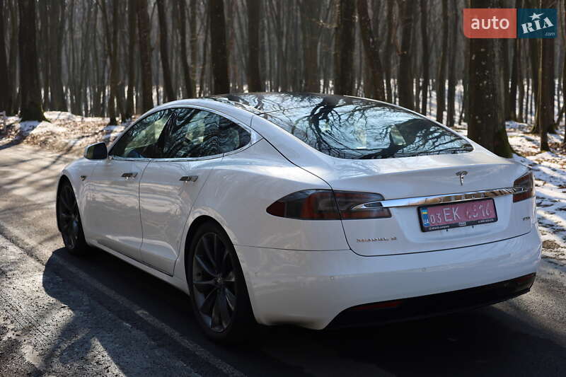 Ліфтбек Tesla Model S 2016 в Луцьку