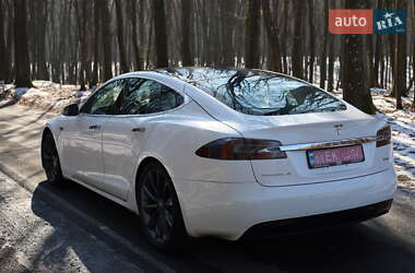 Ліфтбек Tesla Model S 2016 в 