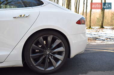 Ліфтбек Tesla Model S 2016 в 