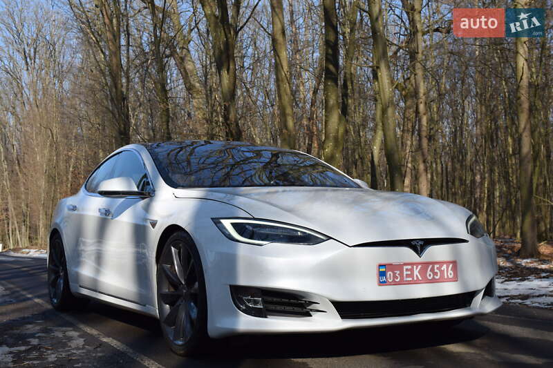Ліфтбек Tesla Model S 2016 в Луцьку