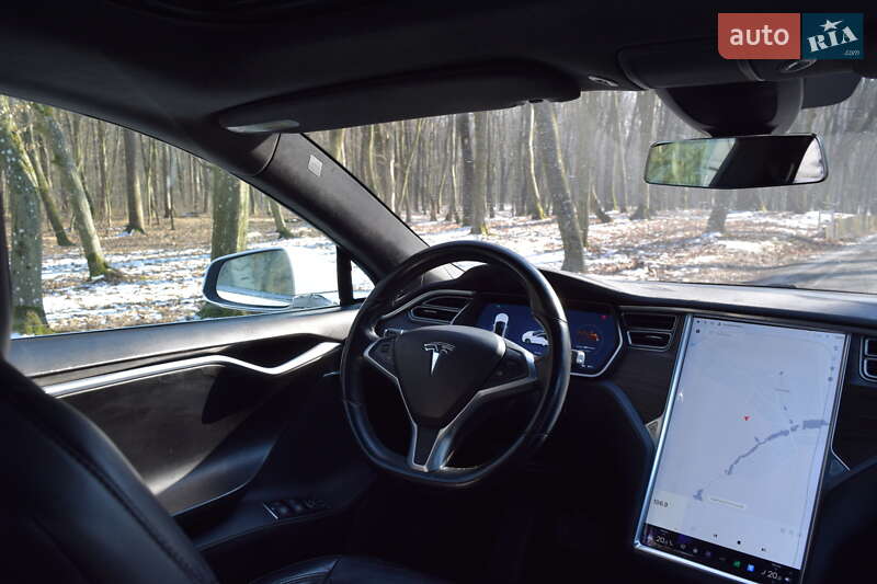 Ліфтбек Tesla Model S 2016 в Луцьку