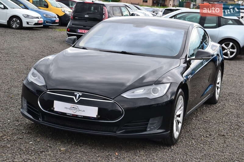 Tesla Model S 2014