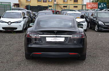 Лифтбек Tesla Model S 2014 в 
