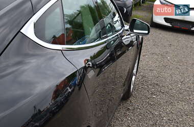 Лифтбек Tesla Model S 2014 в 