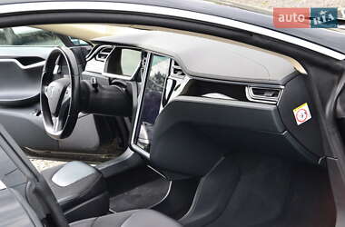 Лифтбек Tesla Model S 2014 в 