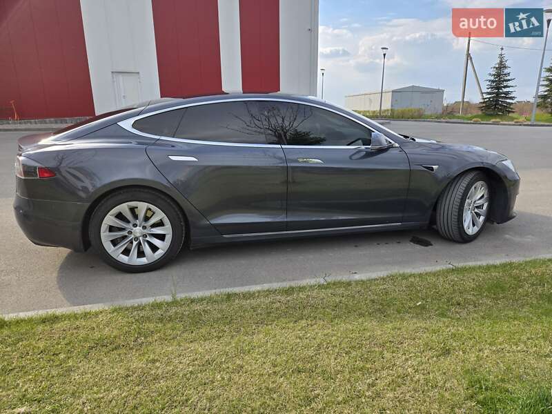Лифтбек Tesla Model S 2019 в Днепре