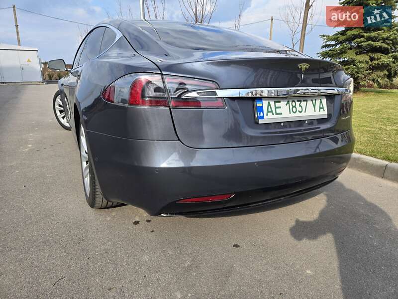 Лифтбек Tesla Model S 2019 в Днепре