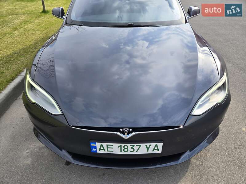 Лифтбек Tesla Model S 2019 в Днепре