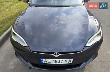 Лифтбек Tesla Model S 2019 в 