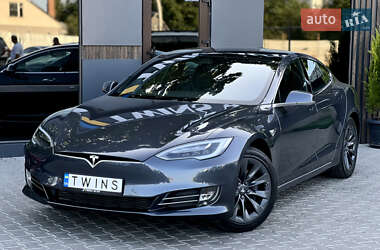 Ліфтбек Tesla Model S 2018 в Одесі