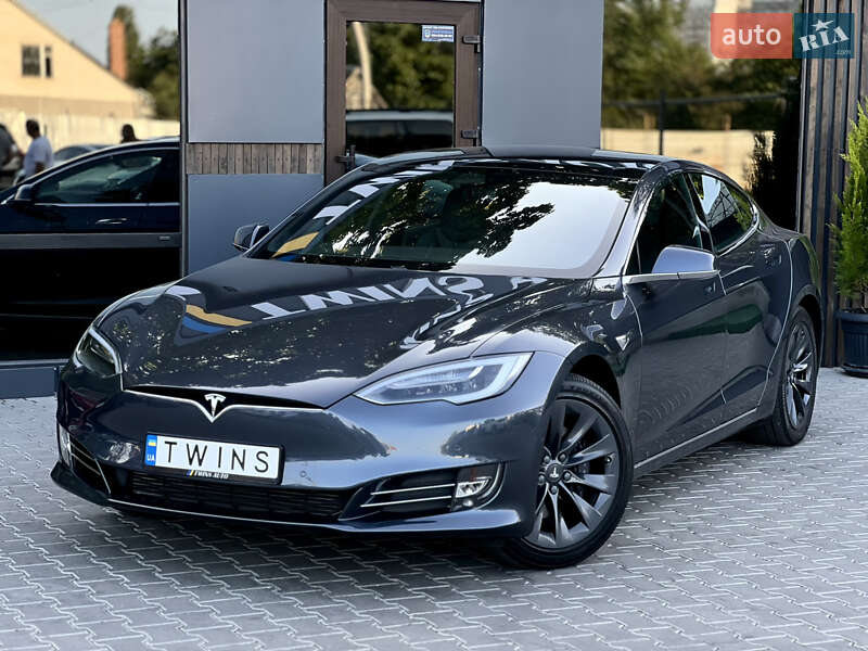 Tesla Model S 2018