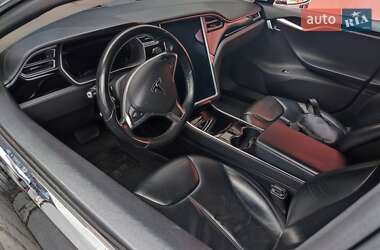 Лифтбек Tesla Model S 2014 в 
