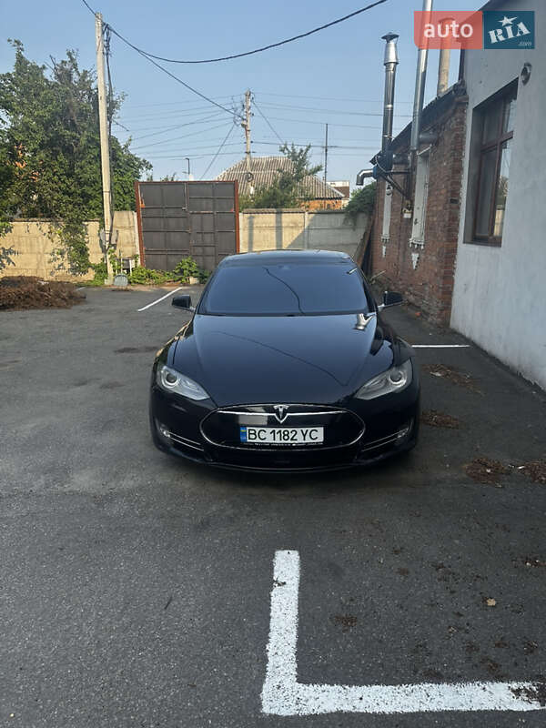Лифтбек Tesla Model S 2015 в Харькове