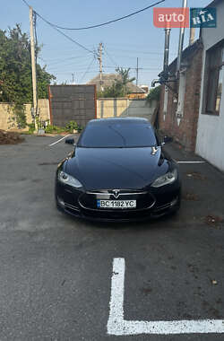 Лифтбек Tesla Model S 2015 в 