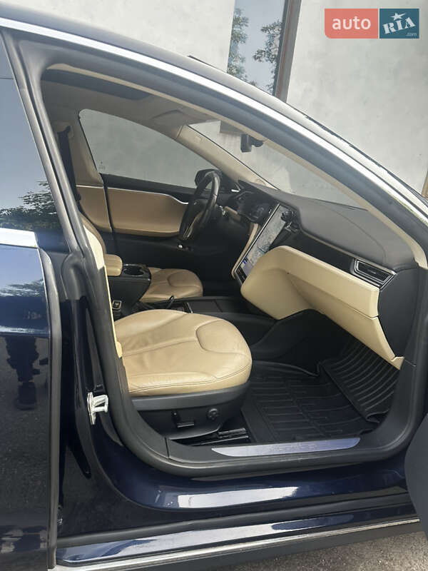 Лифтбек Tesla Model S 2015 в Харькове