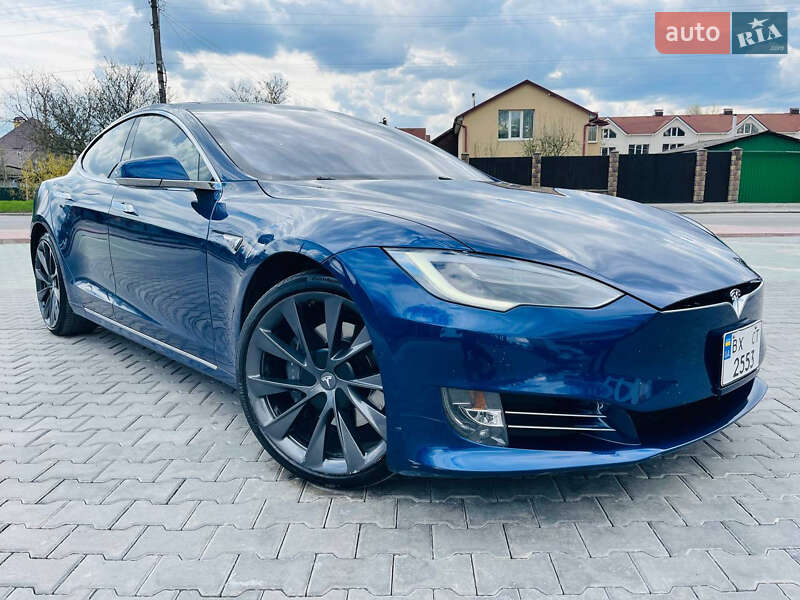 Ліфтбек Tesla Model S 2016 в Хмельницькому