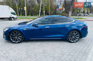 Лифтбек Tesla Model S 2016 в 