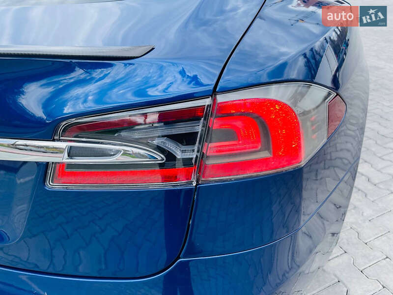 Ліфтбек Tesla Model S 2016 в Хмельницькому