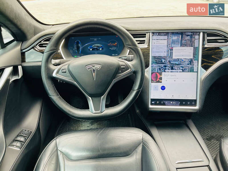 Ліфтбек Tesla Model S 2016 в Хмельницькому