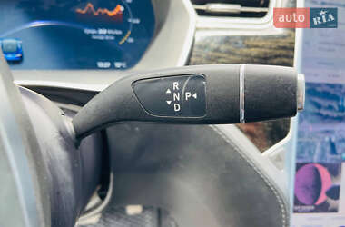 Лифтбек Tesla Model S 2016 в 