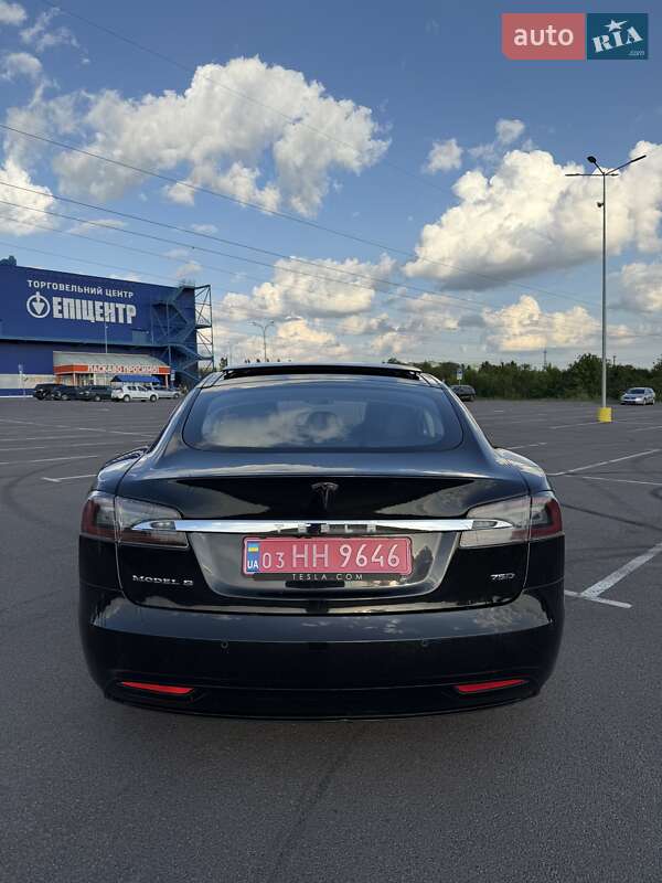 Ліфтбек Tesla Model S 2016 в Рівному