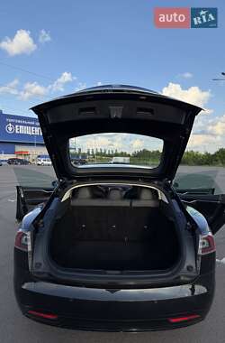 Лифтбек Tesla Model S 2016 в 