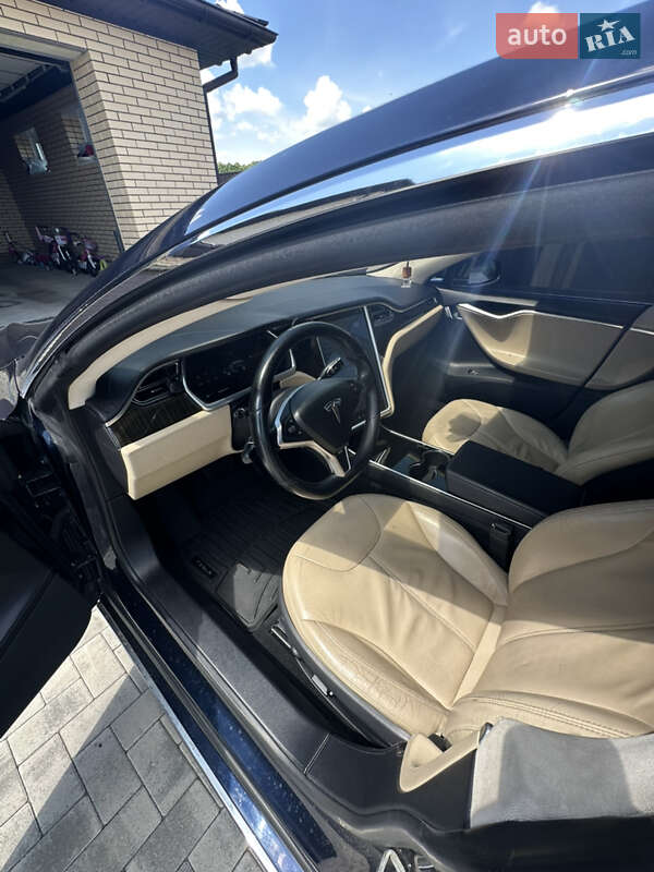 Лифтбек Tesla Model S 2013 в Виннице