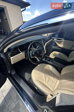 Ліфтбек Tesla Model S 2013 в 