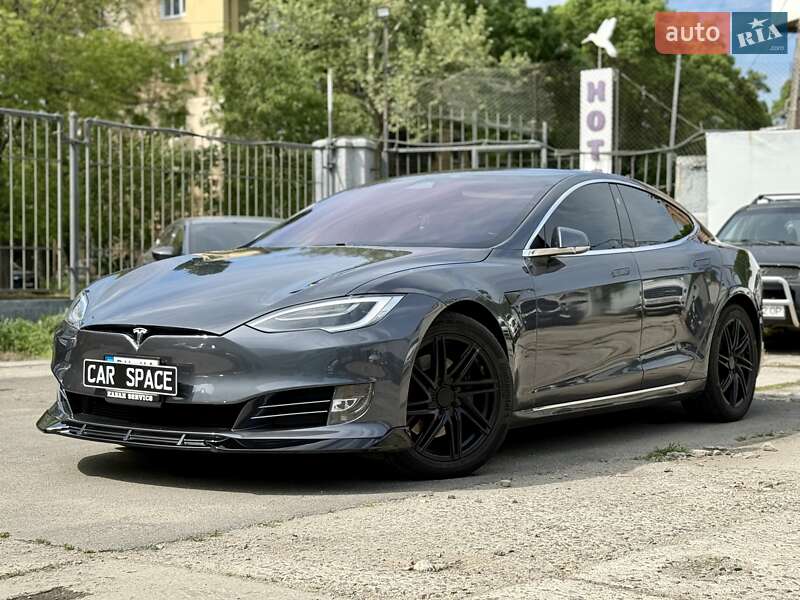 Лифтбек Tesla Model S 2019 в 