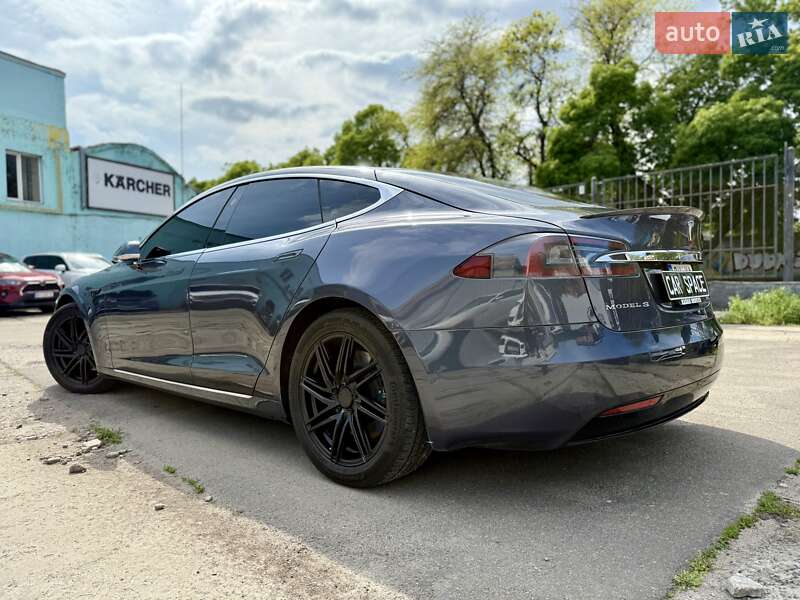 Лифтбек Tesla Model S 2019 в Одессе