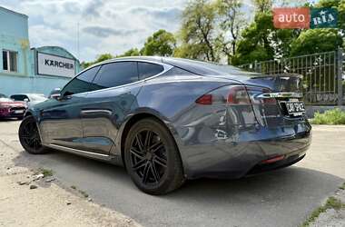 Лифтбек Tesla Model S 2019 в 