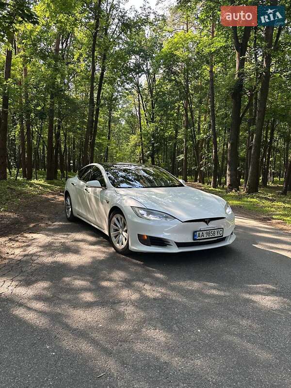 Tesla Model S 2017