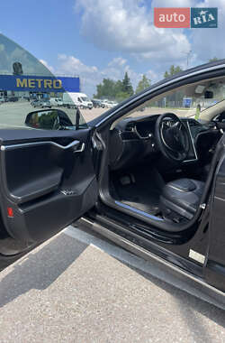 Лифтбек Tesla Model S 2014 в 