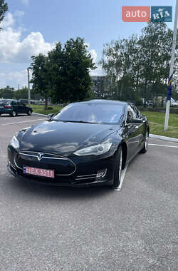 Лифтбек Tesla Model S 2014 в 