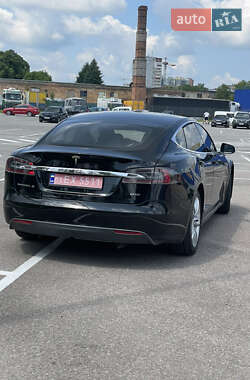 Лифтбек Tesla Model S 2014 в 