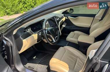 Лифтбек Tesla Model S 2017 в 