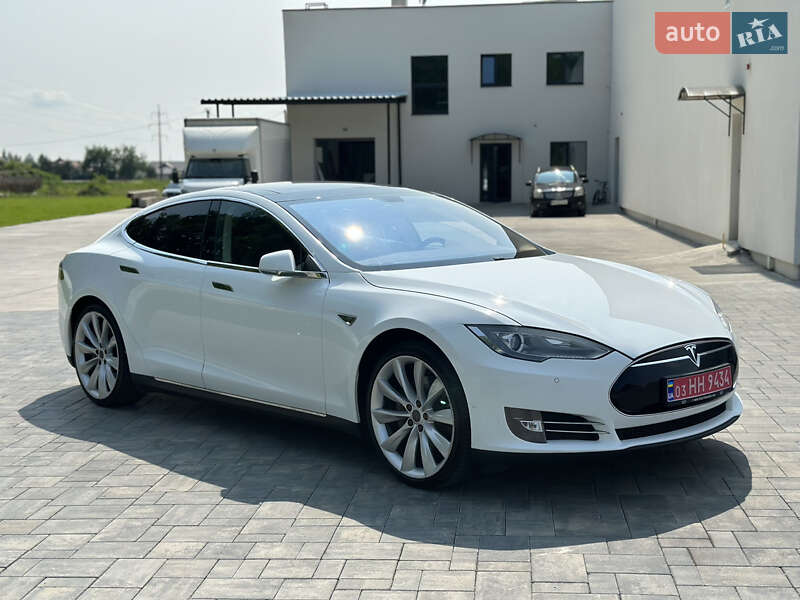 Лифтбек Tesla Model S 2015 в Луцке фото 6 Лифтбек Tesla Model S 2015 в Луцке