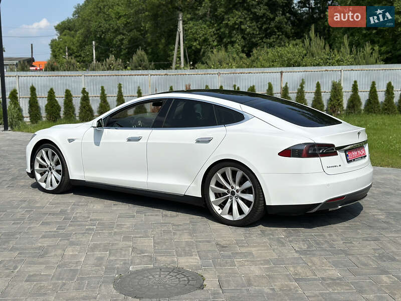 Лифтбек Tesla Model S 2015 в Луцке фото 14 Лифтбек Tesla Model S 2015 в Луцке